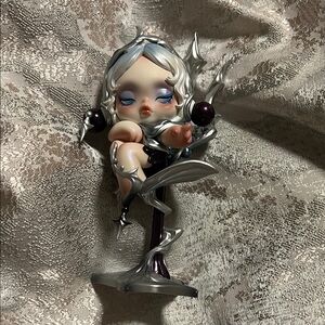 SKULLPANDA “The Feast Begins” The Silver Fork figurine